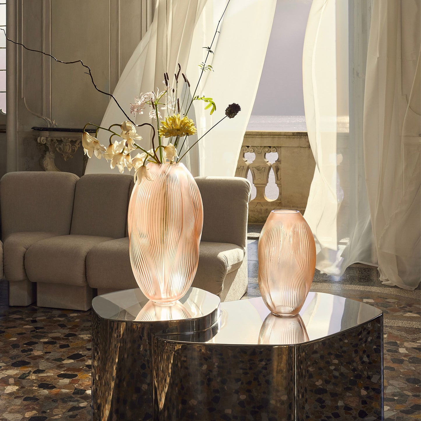 Alizé XXL Vase with pink gold leaves