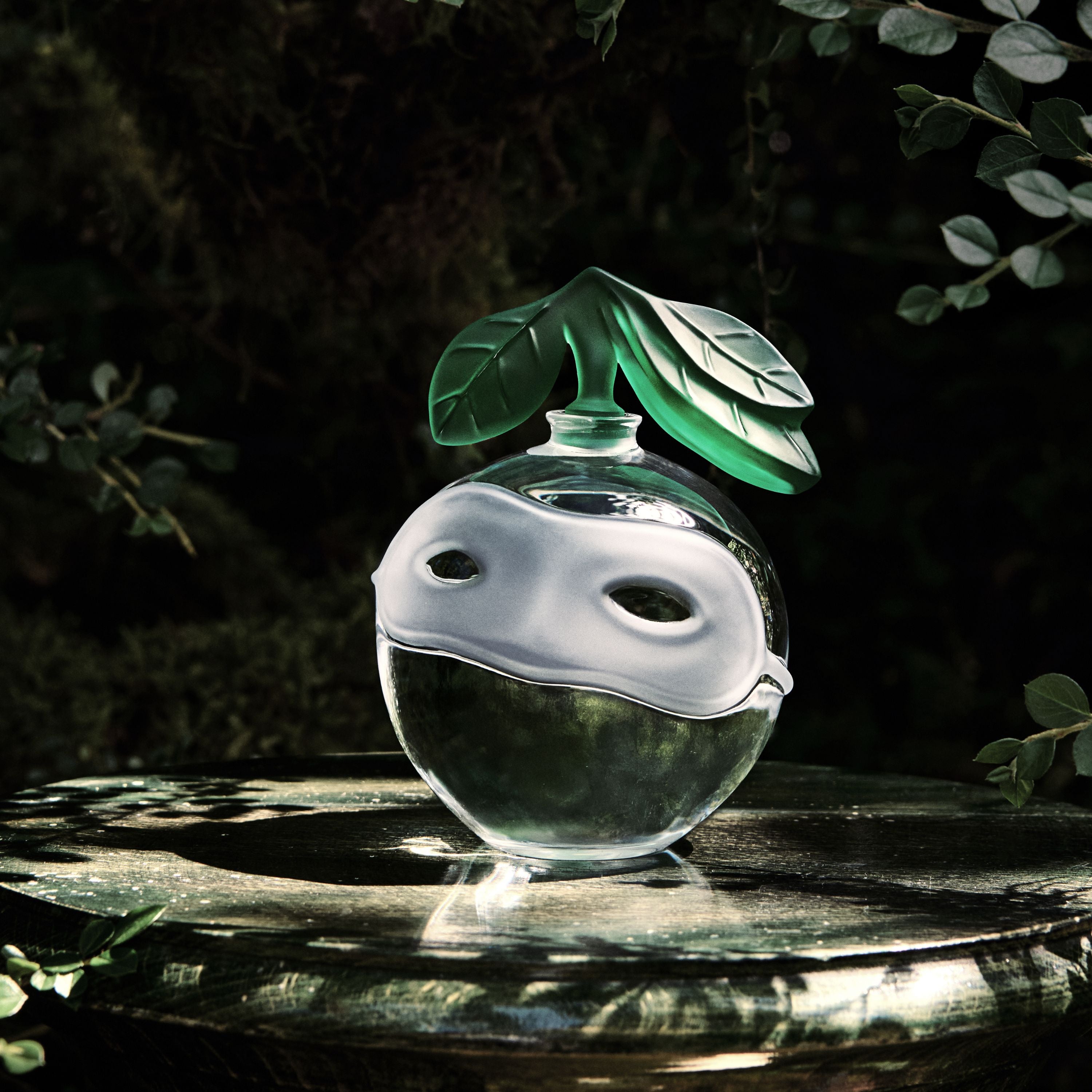La valse hésitation René Magritte and Lalique 2025 – Lalique Limited