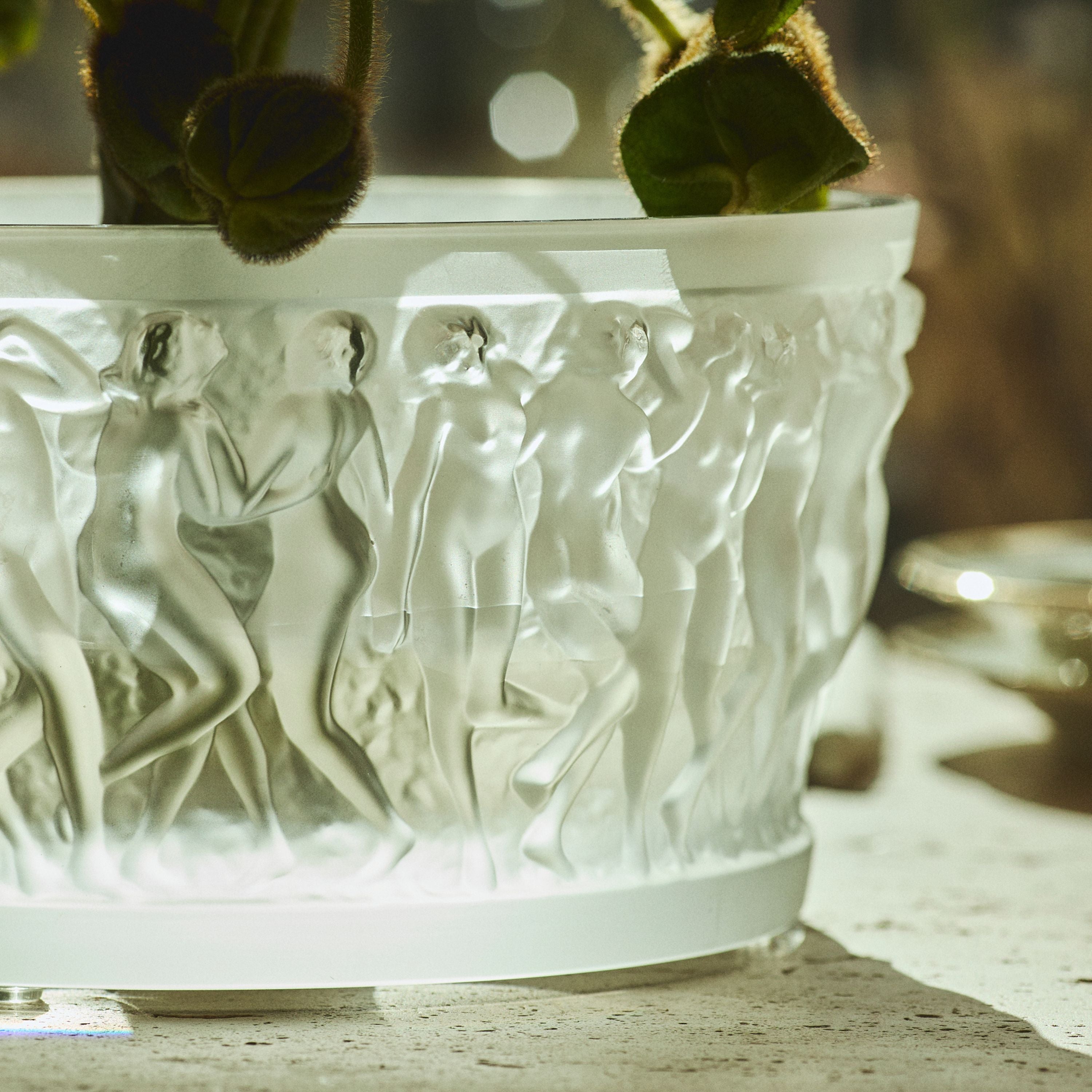 光を纏う巫女たち Lalique Bacchantes バコントゥ オパルセント Bacchantes bowl – Lalique Limited